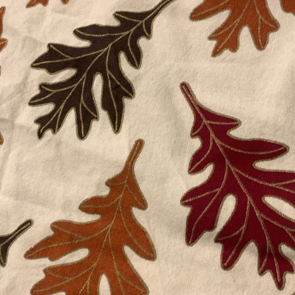 Fall autumn September Leaf Pattern Maple Foliage Nature Multicolor tablecloth - Picture 8 of 9